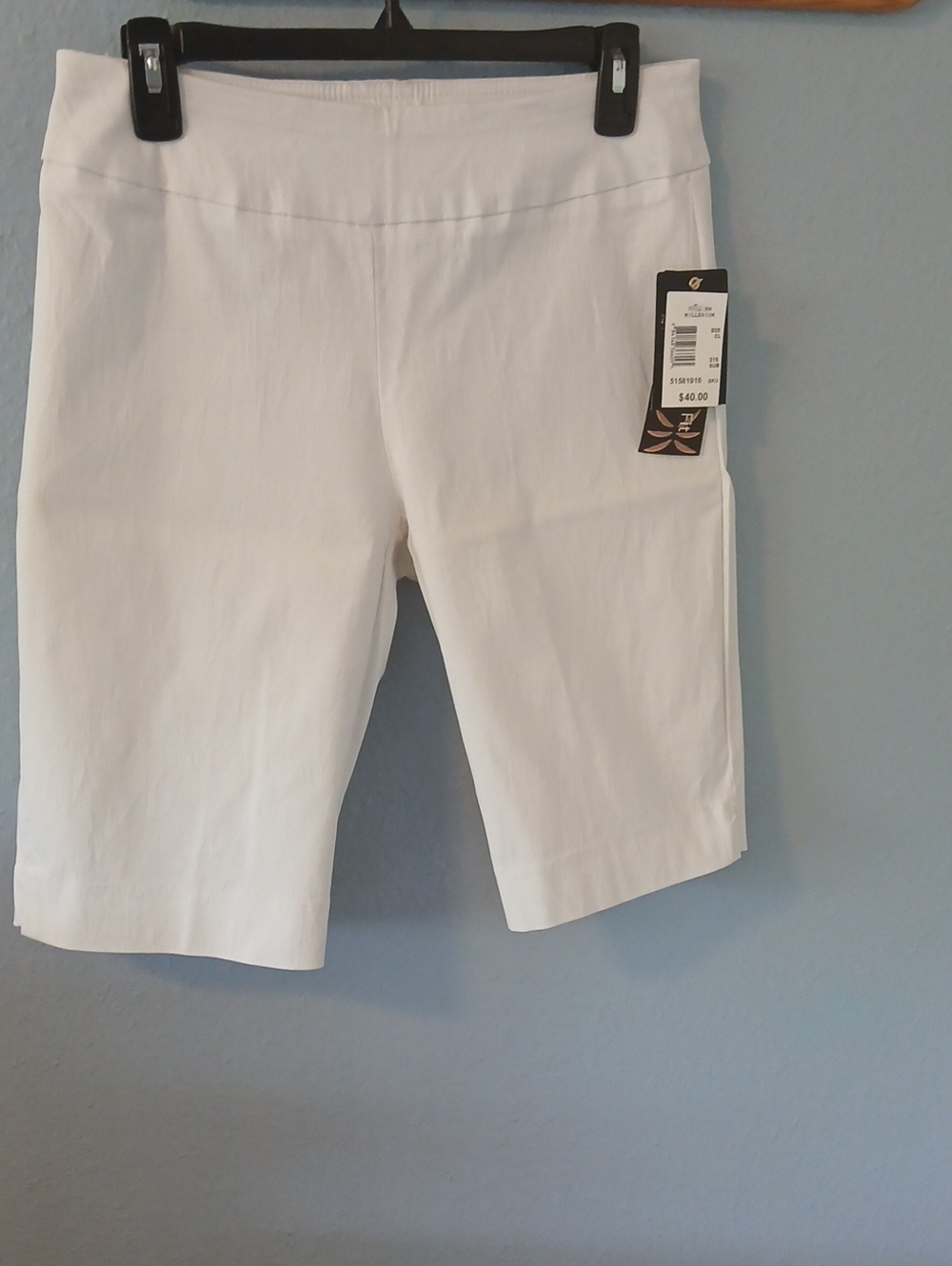 NWT Zac & Rachel White Stretch Knee Shorts - Size 8